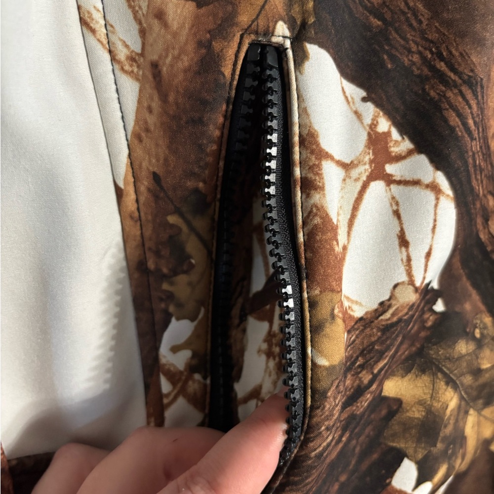 Women's Camouflage Performance Jacket - image 2